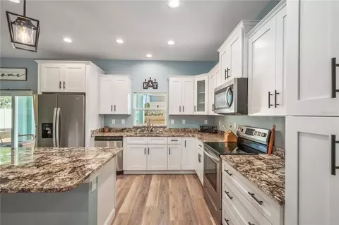 Kitchen - 2839 NE 43rd Rd, Ocala, FL 34470 photo 5 of 5