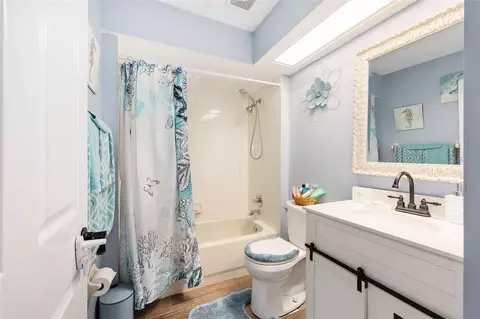 Bath - 2219 SW 146th Loop, Ocala, FL 34473 photo 3 of 3