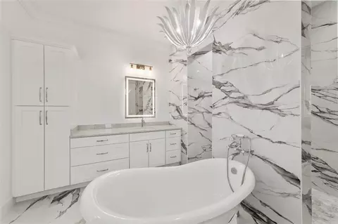 Bath - 5775 SW 43rd Pl, Ocala, FL 34474 photo 3 of 6