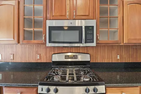 Kitchen - 1683 N Shadowview Path, Hernando, FL 34442 photo 4 of 5