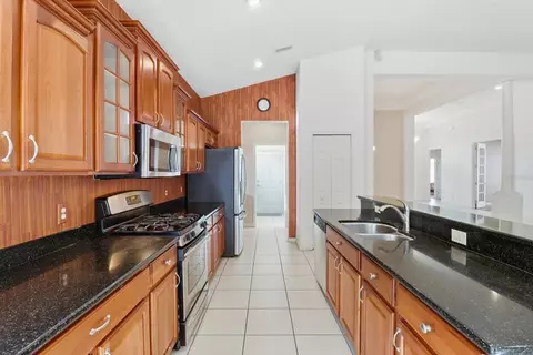 Kitchen - 1683 N Shadowview Path, Hernando, FL 34442 photo 2 of 5