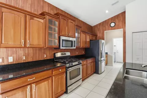 Kitchen - 1683 N Shadowview Path, Hernando, FL 34442 photo 1 of 5