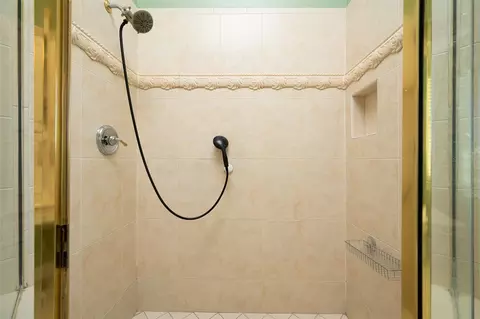 Bath - 11715 NW 90th Ave, Reddick, FL 32686 photo 4 of 8