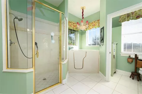 Bath - 11715 NW 90th Ave, Reddick, FL 32686 photo 3 of 8