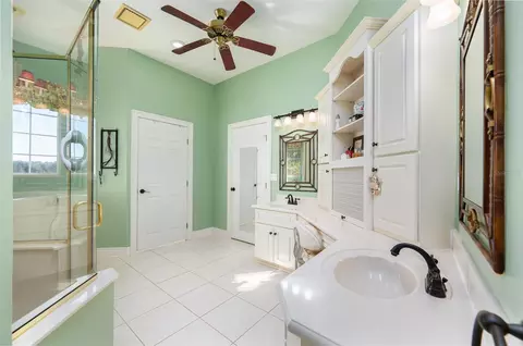 Bath - 11715 NW 90th Ave, Reddick, FL 32686 photo 1 of 8