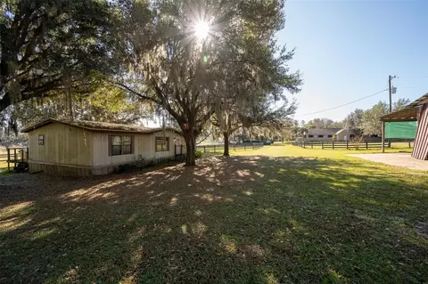 Exterior - 11715 NW 90th Ave, Reddick, FL 32686 photo 24 of 28
