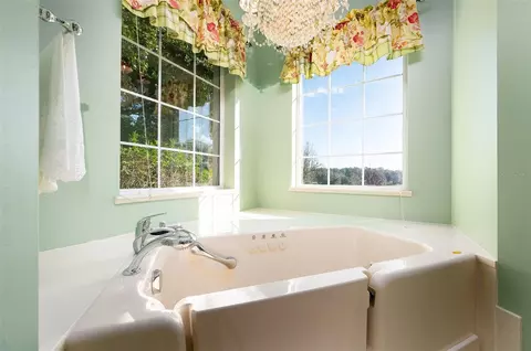 Bath - 11715 NW 90th Ave, Reddick, FL 32686 photo 5 of 8