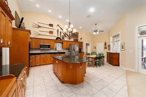 Kitchen - 11715 NW 90th Ave, Reddick, FL 32686 photo 3 of 5