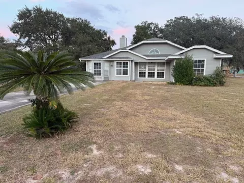 35249 Queens Way, Fruitland Park, FL 34731