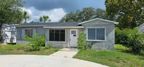 811 40th Ave NE, Saint Petersburg, FL 33703