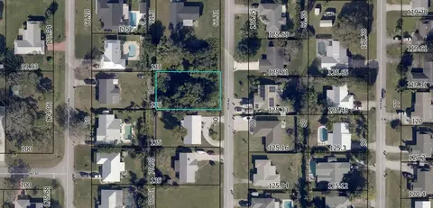 135 15th Ave, Vero Beach, FL 32962