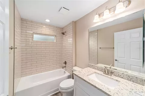 Bath - 231 Oak Cir, Ocala, FL 34472 photo 1 of 1