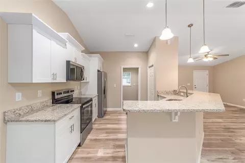 Kitchen - 231 Oak Cir, Ocala, FL 34472 photo 2 of 3