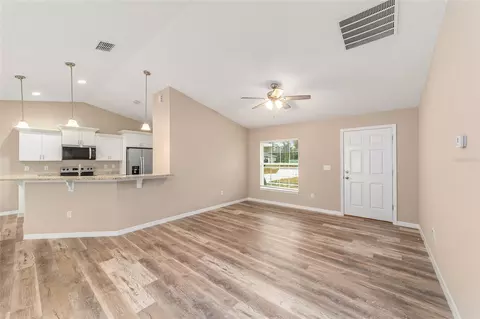 Living - 231 Oak Cir, Ocala, FL 34472 photo 4 of 8
