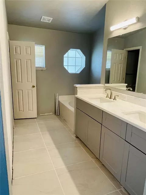 Bath - 124 Pine Crse, Ocala, FL 34472 photo 3 of 5