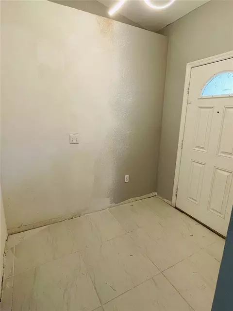 Entry Way - 124 Pine Crse, Ocala, FL 34472 photo 2 of 2