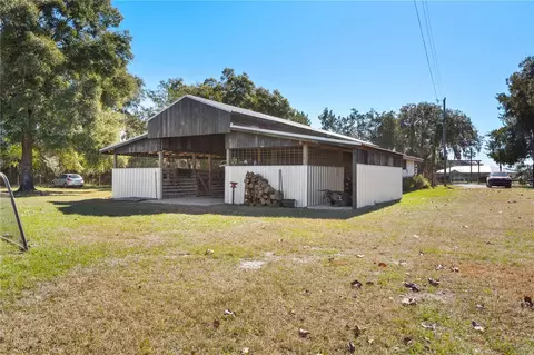 Exterior - 17885 NE 2nd Pl, Williston, FL 32696 photo 9 of 13