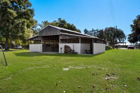 Exterior - 17885 NE 2nd Pl, Williston, FL 32696 photo 2 of 14