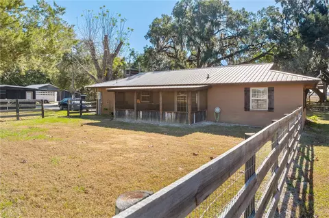 Exterior - 17885 NE 2nd Pl, Williston, FL 32696 photo 3 of 13