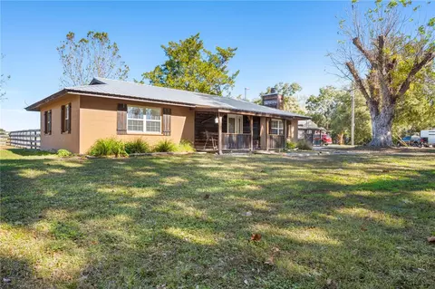 Exterior - 17885 NE 2nd Pl, Williston, FL 32696 photo 2 of 13