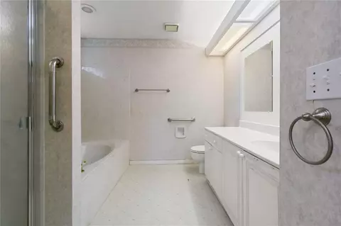 Bath - 7734 SW 114th Loop, Ocala, FL 34476 photo 4 of 7