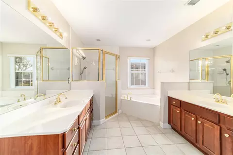 Bath - 9611 SW 45th Ave, Ocala, FL 34476 photo 2 of 5