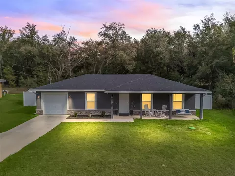 17 Magnolia Dr, Ocklawaha, FL 32179