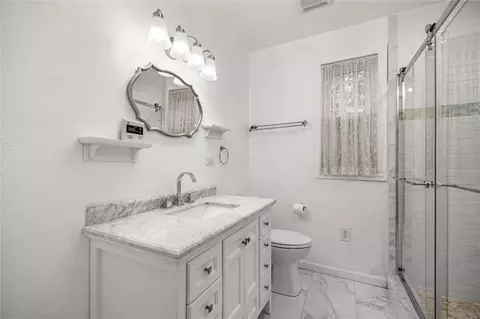 Bath - 1226 SE 9th Ave, Ocala, FL 34471 photo 2 of 6