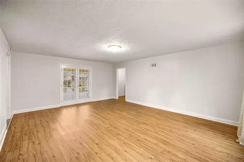 Living - 1226 SE 9th Ave, Ocala, FL 34471 photo 2 of 6