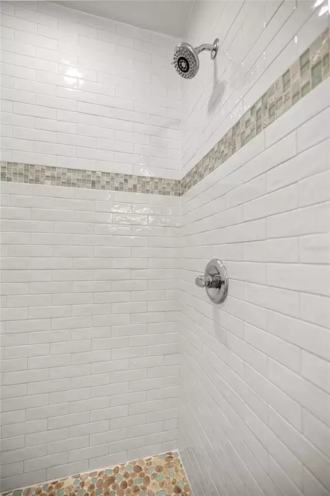 Bath - 1226 SE 9th Ave, Ocala, FL 34471 photo 4 of 6