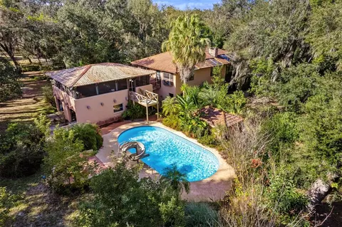 27910 Debbie Rd, Okahumpka, FL 34762