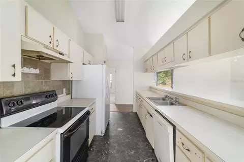 Kitchen - 12 Cedar Ter, Ocala, FL 34472 photo 2 of 2