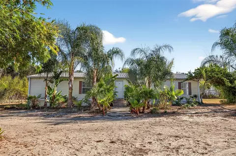 14831 SE 135th St, Eastlake Weir, FL 32133