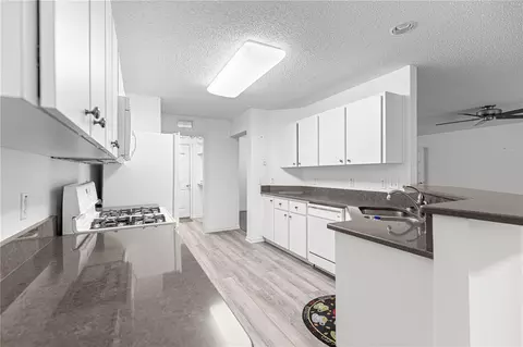 Kitchen - 9614 SW 93rd Loop, Ocala, FL 34481 photo 2 of 4
