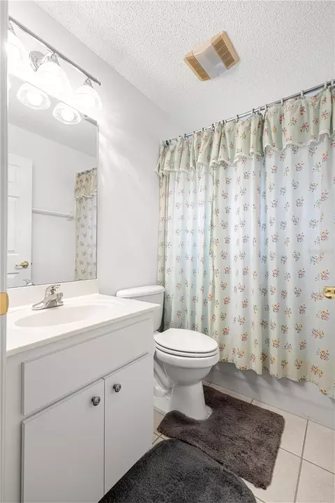 Bath - 9614 SW 93rd Loop, Ocala, FL 34481 photo 4 of 4