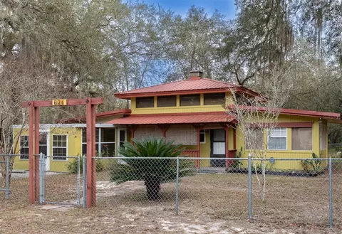621 NE 165th Ter, Silver Springs, FL 34488