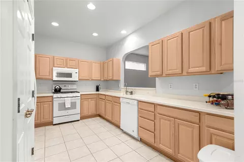 Kitchen - 8637 SW 88th Loop, Ocala, FL 34481 photo 2 of 2