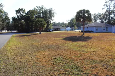 NE 6th Place, Silver Springs, FL 34488