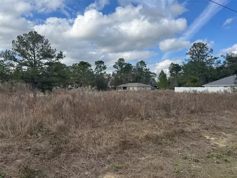 7514 N Voyager Dr, Citrus Springs, FL 34433