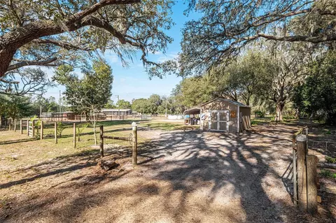 14755 SE 180th St, Weirsdale, FL 32195