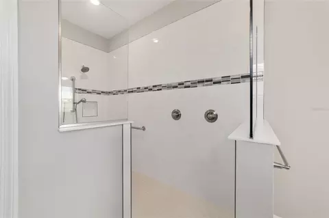 Bath - 10886 SW 101st Loop, Ocala, FL 34481 photo 3 of 5