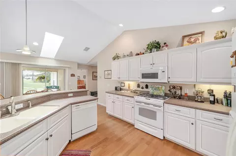 Kitchen - 2320 SE 33rd Pl, Ocala, FL 34471 photo 5 of 5
