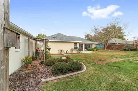 Exterior - 2320 SE 33rd Pl, Ocala, FL 34471 photo 15 of 18