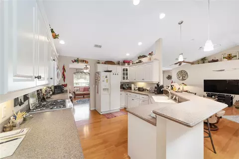 Kitchen - 2320 SE 33rd Pl, Ocala, FL 34471 photo 3 of 5