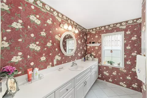 Bath - 2320 SE 33rd Pl, Ocala, FL 34471 photo 4 of 4