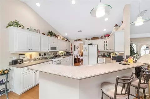 Kitchen - 2320 SE 33rd Pl, Ocala, FL 34471 photo 2 of 5