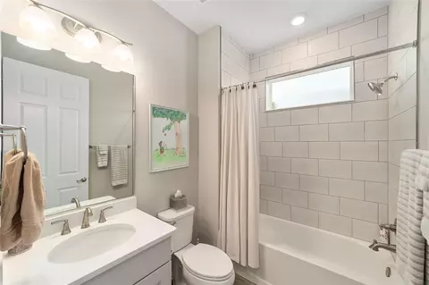 Bath - 10691 SW 99th Pl, Ocala, FL 34481 photo 3 of 3