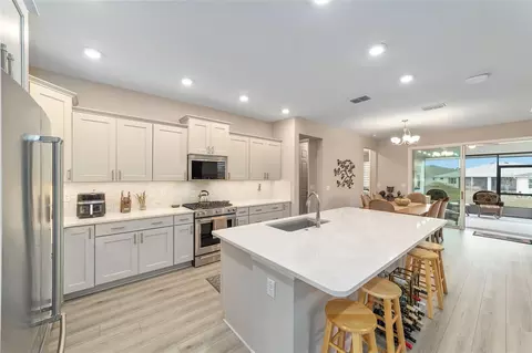 Kitchen - 10691 SW 99th Pl, Ocala, FL 34481 photo 3 of 5