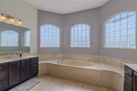 Bath - 6369 SW 89th Loop, Ocala, FL 34476 photo 4 of 7