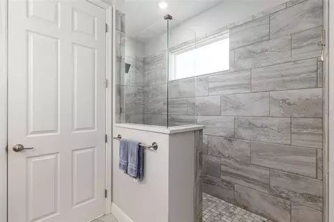 Bath - 9077 SW 81st Loop, Ocala, FL 34481 photo 5 of 6